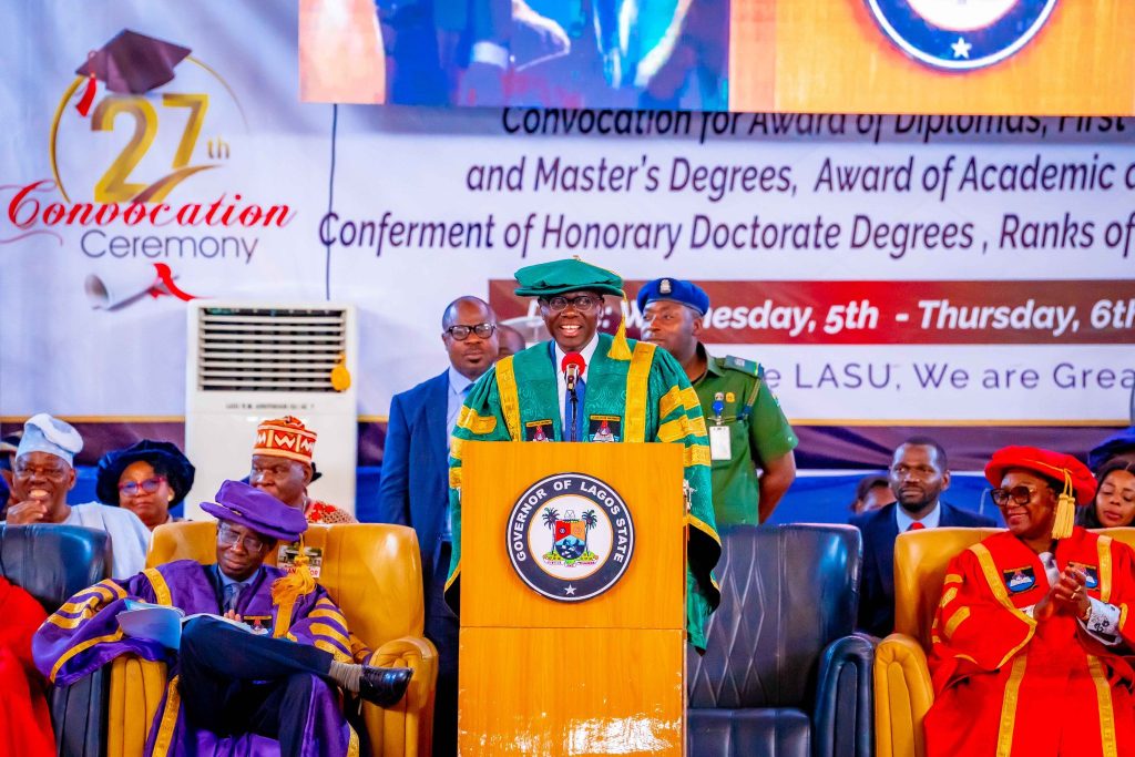 Babajide Sanwo-Olu gifts10 million Naira to the best graduating student of LASU, Olawale Olaniyi